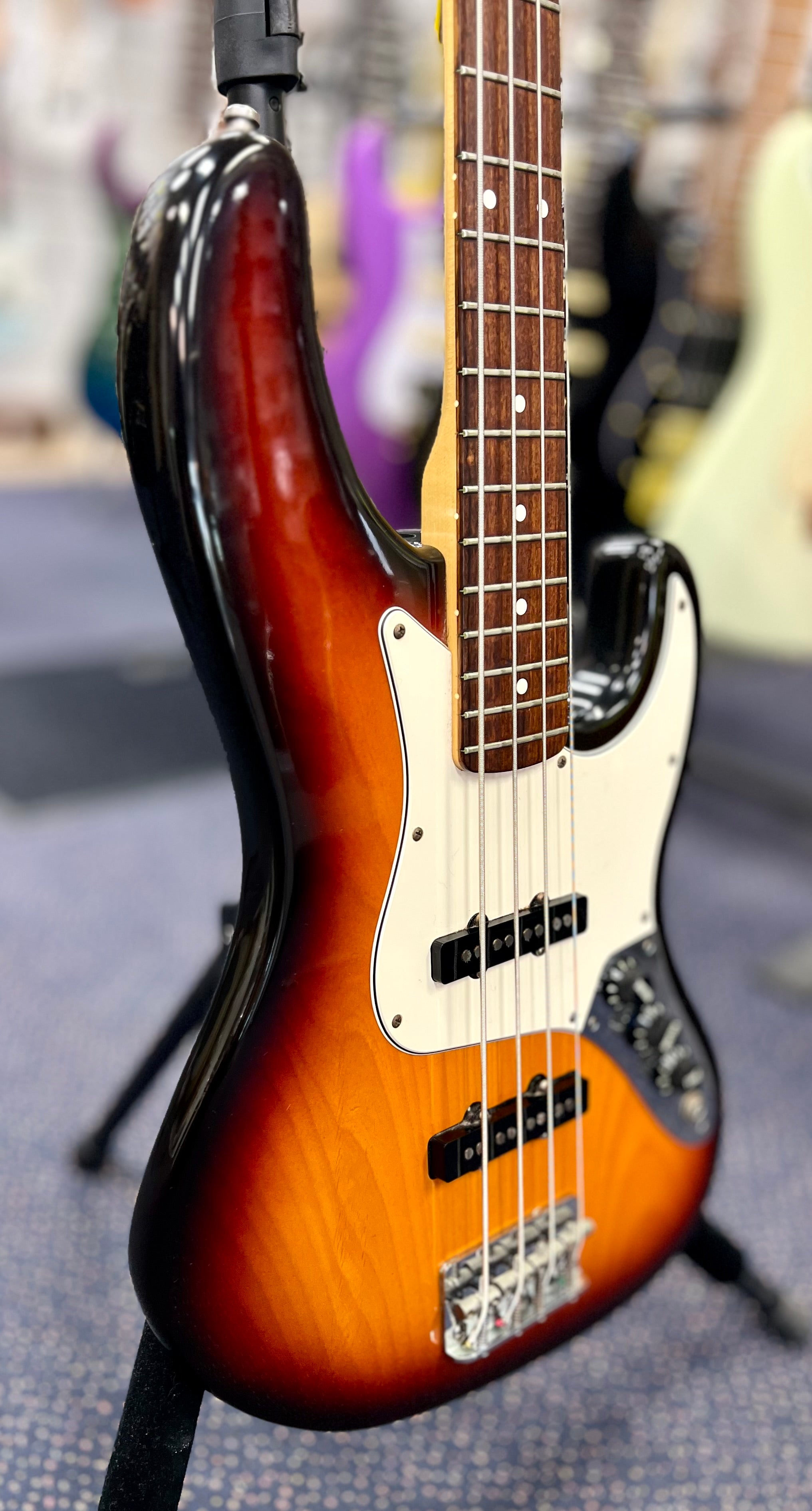 1992 Fender American Standard "Longhorn" Jazz Bass - 3 Tone Burst W/- Hard Case ( Pre Owned )-Fender-Infinite Music