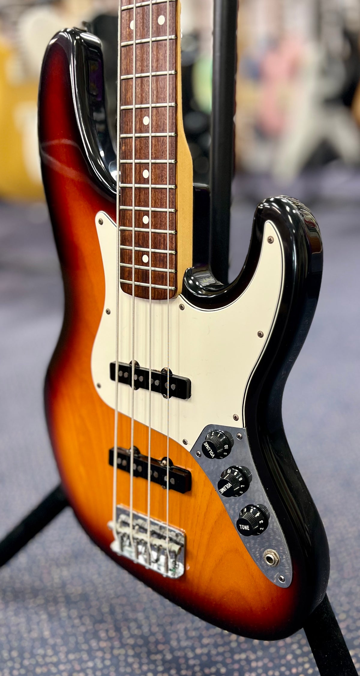 1992 Fender American Standard "Longhorn" Jazz Bass - 3 Tone Burst W/- Hard Case ( Pre Owned )-Fender-Infinite Music