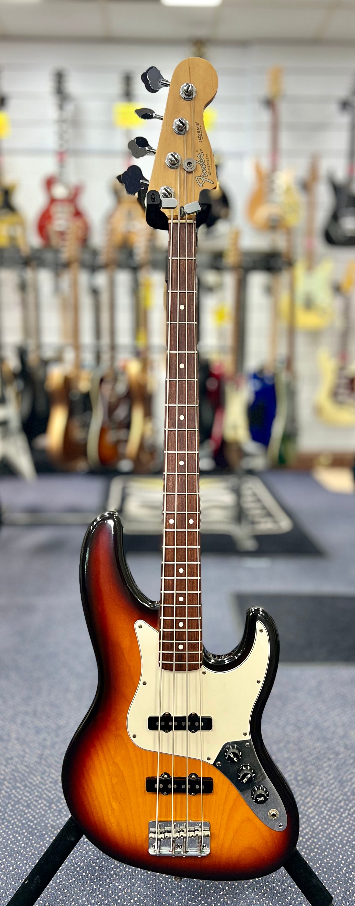 1992 Fender American Standard "Longhorn" Jazz Bass - 3 Tone Burst W/- Hard Case ( Pre Owned )-Fender-Infinite Music