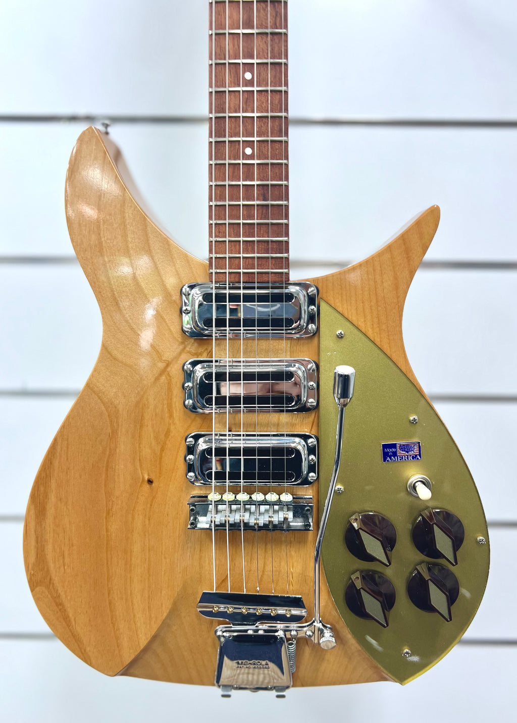 2002 Rickenbacker 325C58 - Mapleglo w/ Hardcase ( Pre Owned ... Rare... John Lennon Replica)-Rickenbacker-Infinite Music