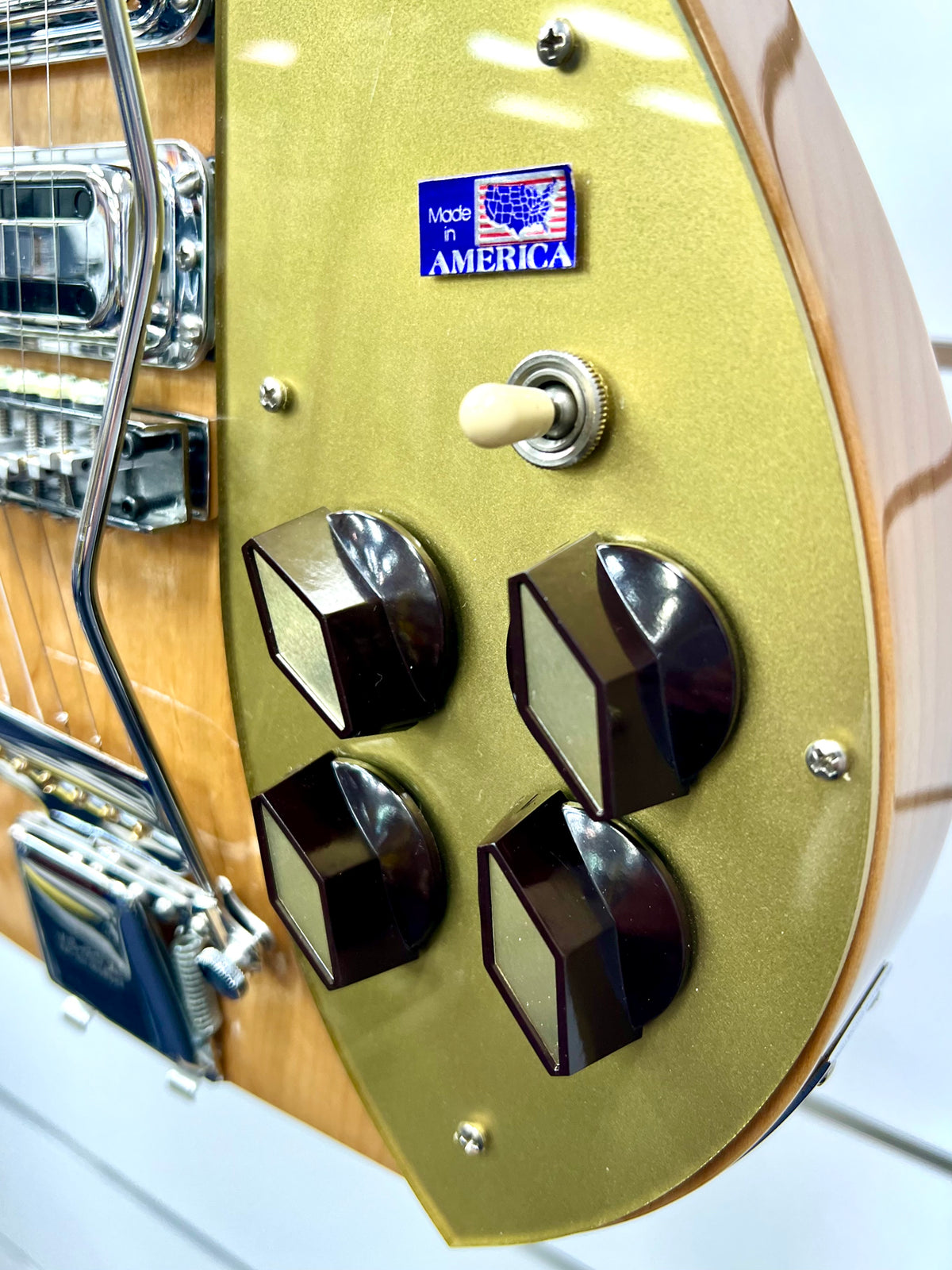 2002 Rickenbacker 325C58 - Mapleglo w/ Hardcase ( Pre Owned ... Rare... John Lennon Replica)-Rickenbacker-Infinite Music