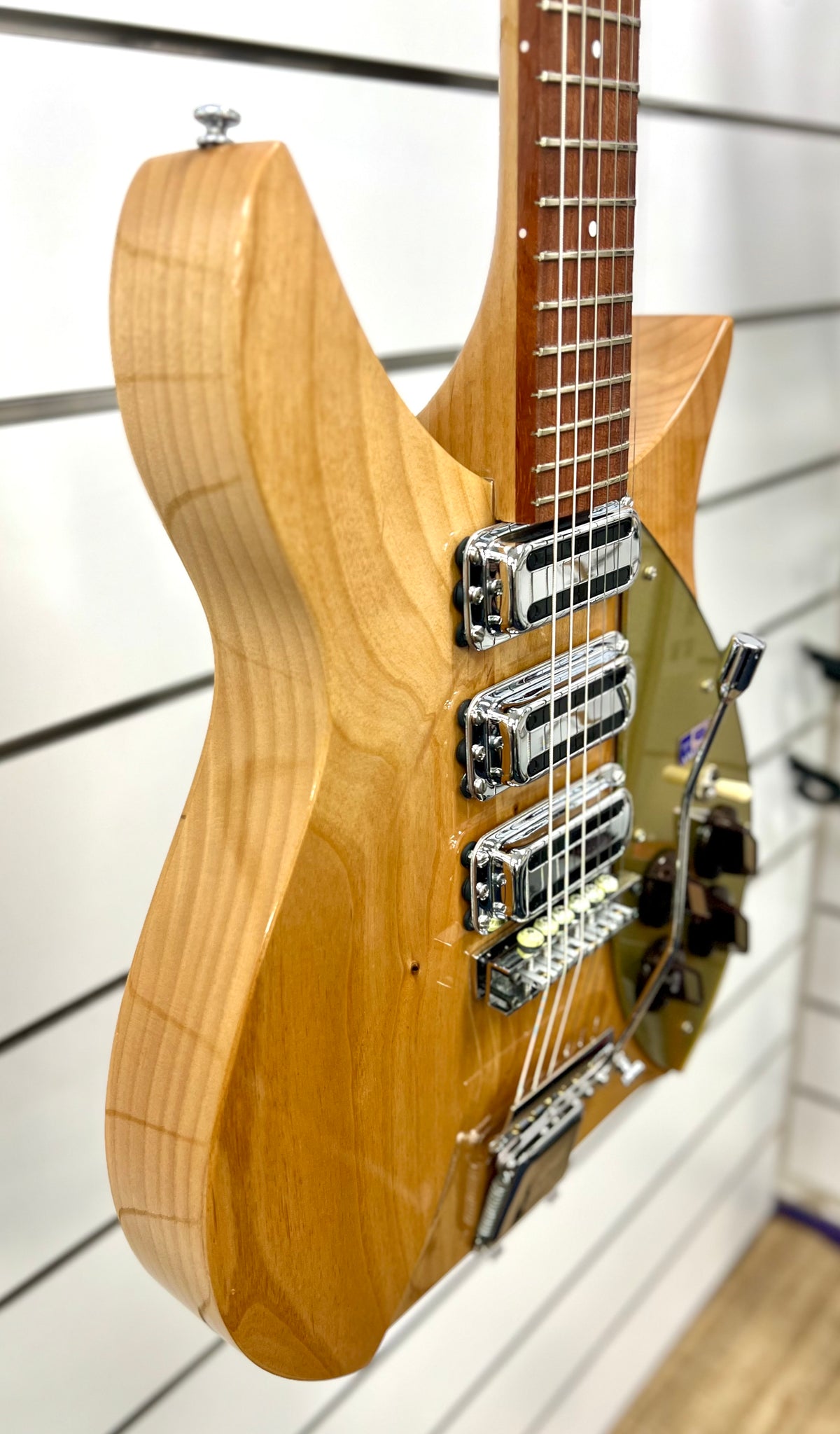 2002 Rickenbacker 325C58 - Mapleglo w/ Hardcase ( Pre Owned ... Rare... John Lennon Replica)-Rickenbacker-Infinite Music
