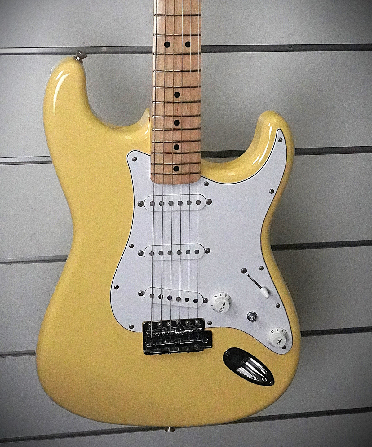 2016 Fender Japan Exclusive 70's Strat Electric Guitar - Vintage Yellow ( Pre Owned )-Fender-Infinite Music