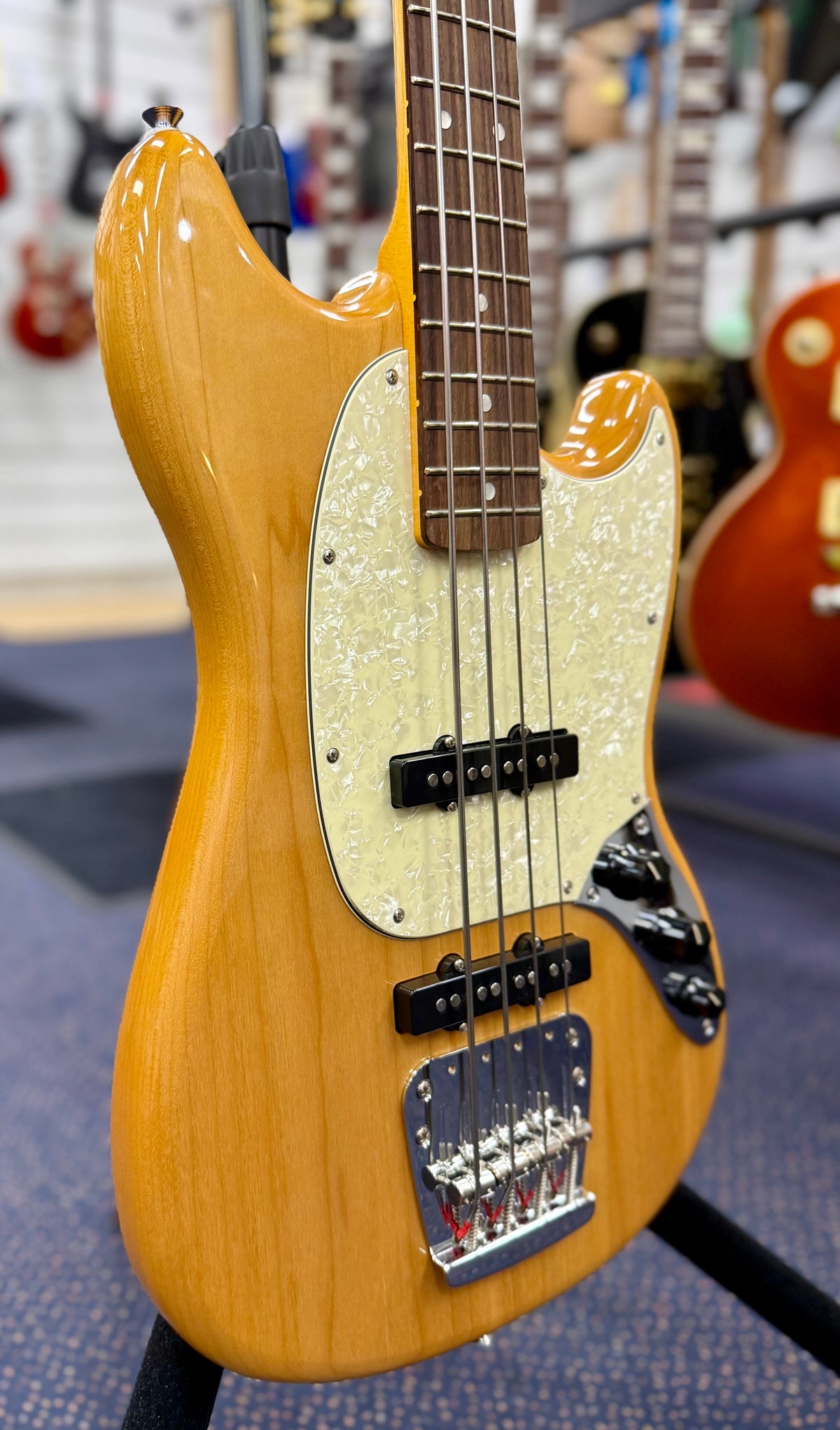 2025 LTD Chilli Beans Maika Mustang Bass - Aged Natural W/- Bag ( Pre Owned )-Fender-Infinite Music