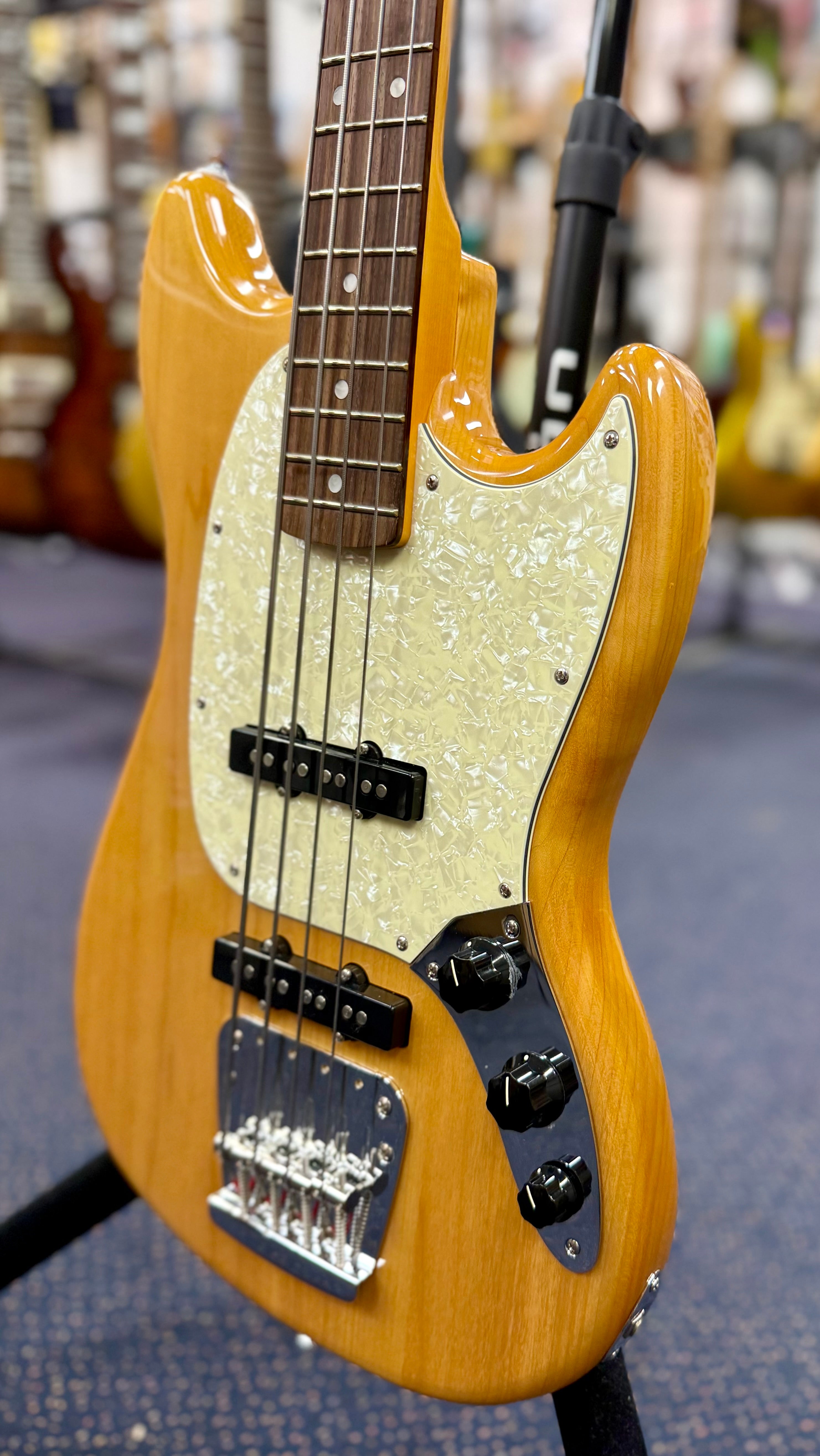 2025 LTD Chilli Beans Maika Mustang Bass - Aged Natural W/- Bag ( Pre Owned )-Fender-Infinite Music