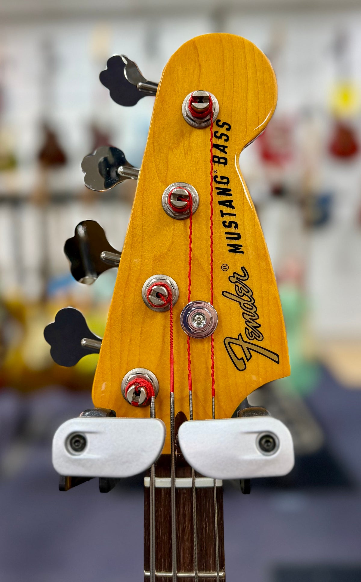 2025 LTD Chilli Beans Maika Mustang Bass - Aged Natural W/- Bag ( Pre Owned )-Fender-Infinite Music