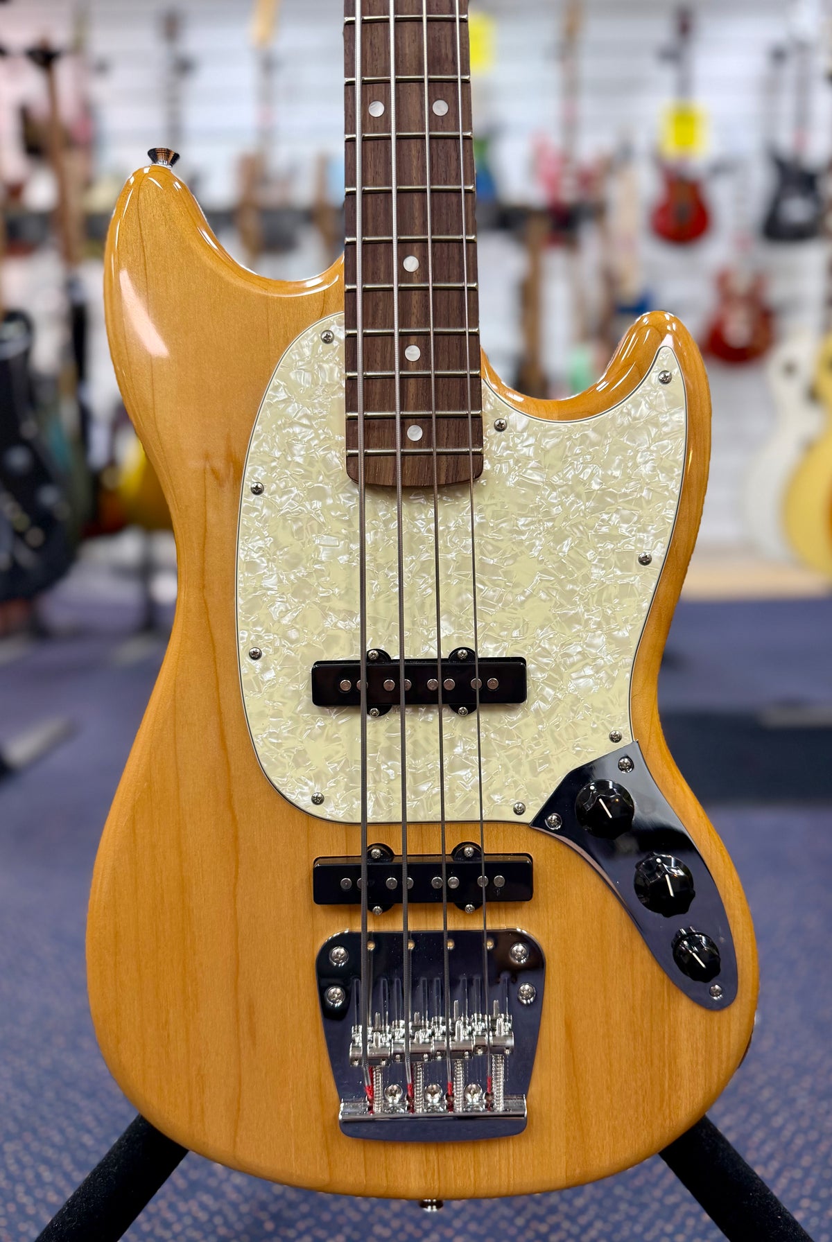 2025 LTD Chilli Beans Maika Mustang Bass - Aged Natural W/- Bag ( Pre Owned )-Fender-Infinite Music