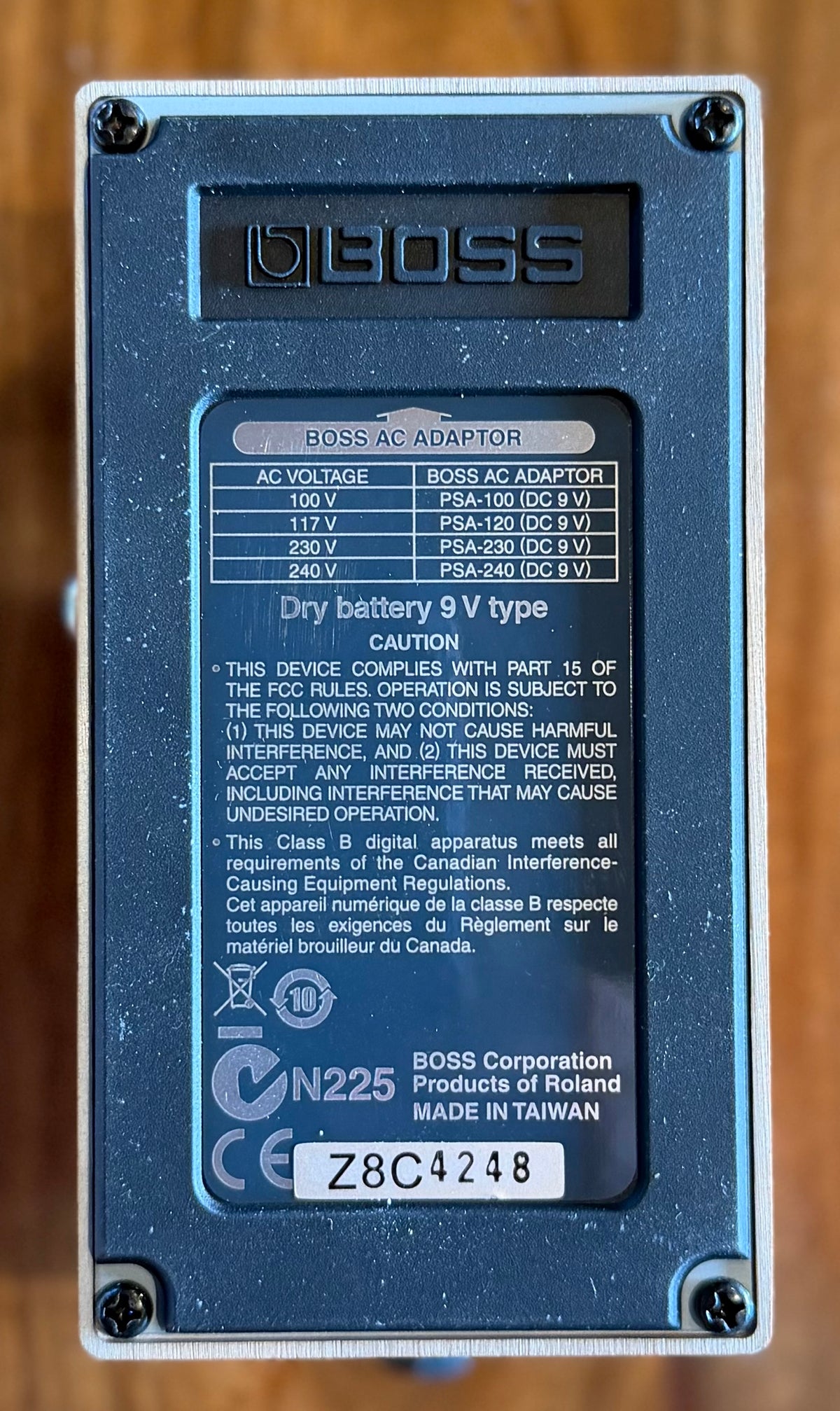 Boss DA-2 Adaptive Distortion Pedal- Taiwan -March 2013 ( Pre Owned... In Box...Mint) Z8C4248-Boss-Infinite Music