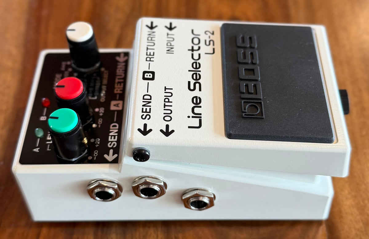 Boss LS-2 Line Selector Pedal- Taiwan - July2015 (Pre Owned...In Box...Mint) J6F0052-Boss-Infinite Music