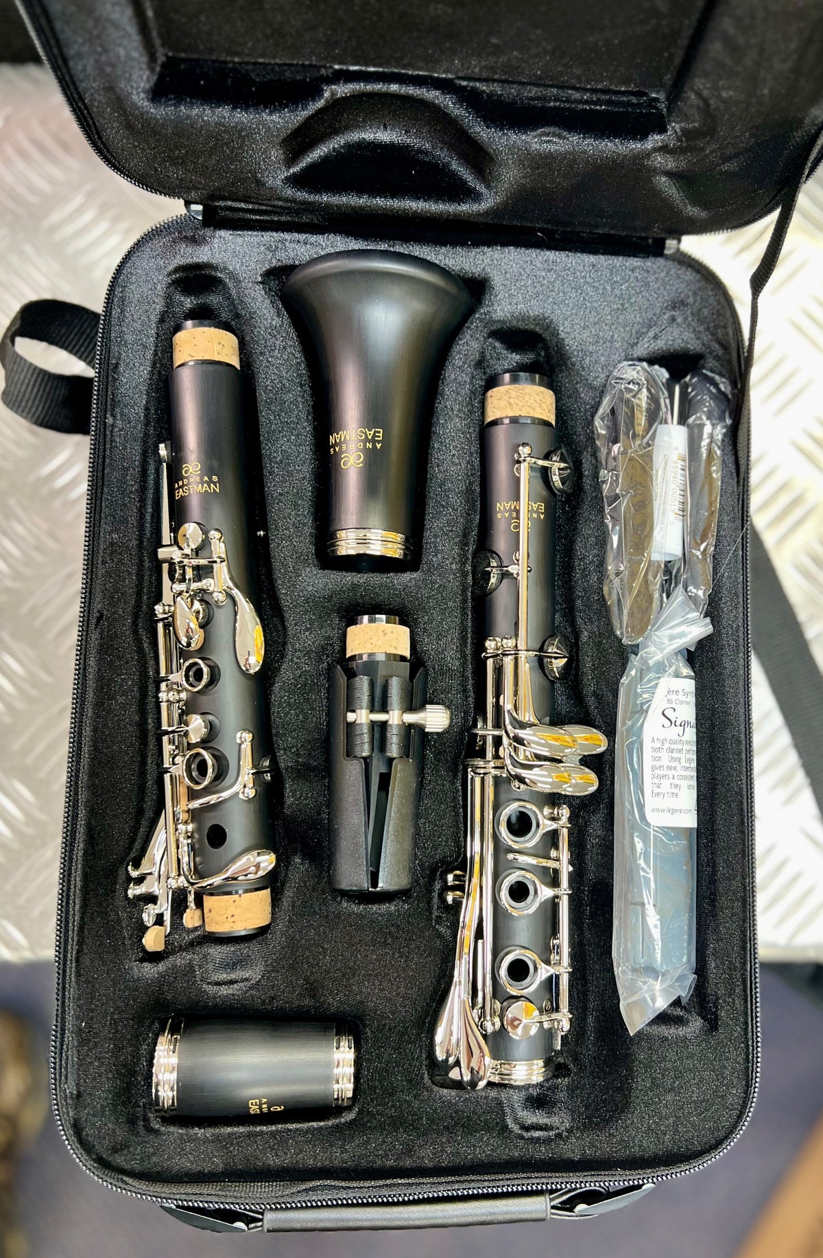 Eastman ECL225N Bb Student Clarinet - With Case-Eastman-Infinite Music