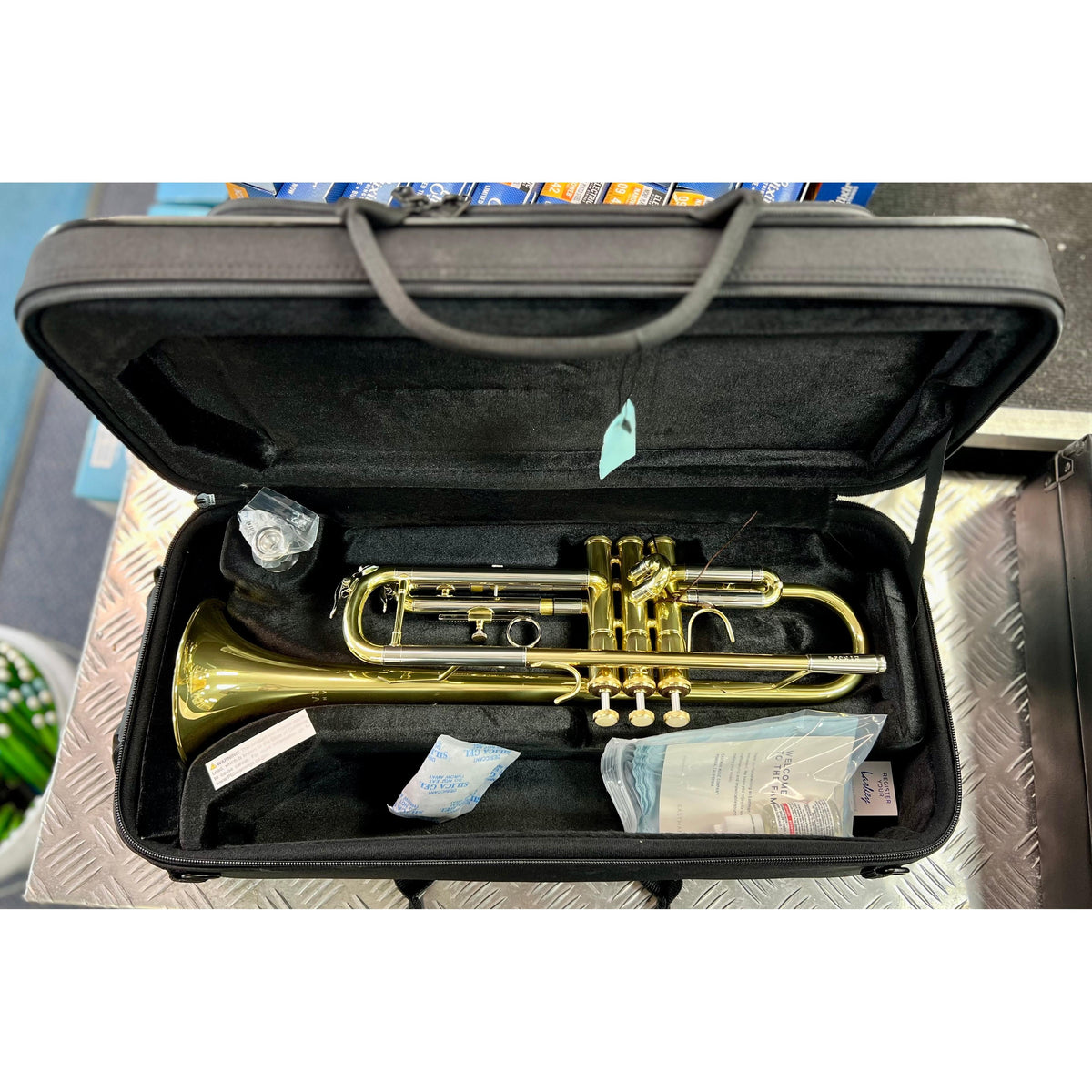 Eastman ETR324 Student Trumpet - Gold Lacquer - With Case-Eastman-Infinite Music