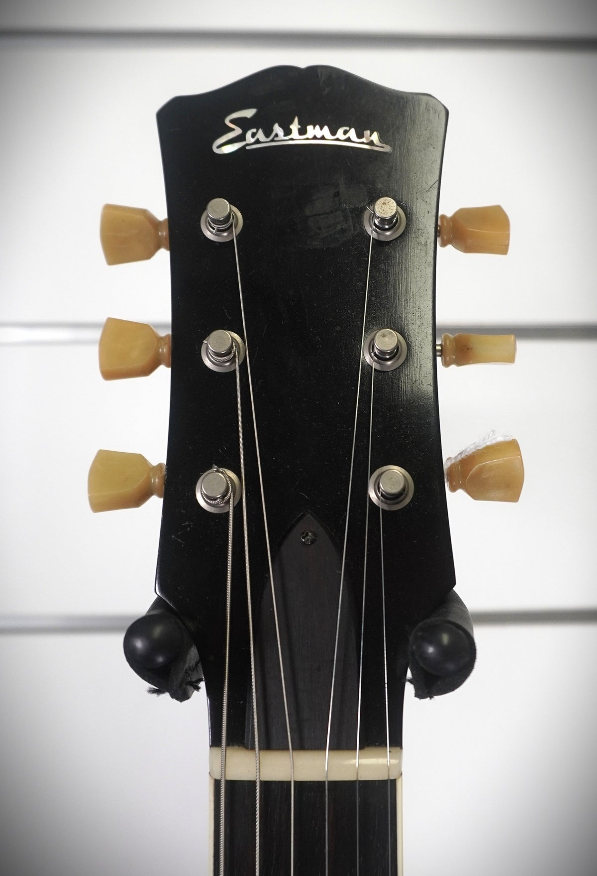 Eastman SB59/V-AMB-Antique Varnish Electric Guitar -W/- Hard case (Pre Owned)-Eastman-Infinite Music