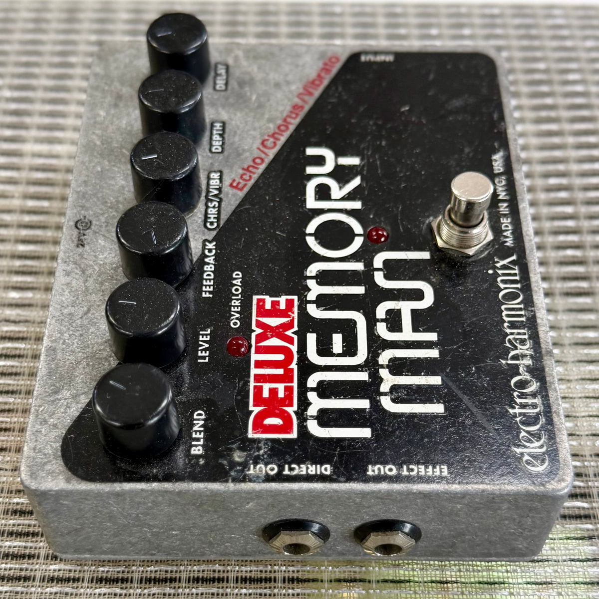 Electro-Harmonix Deluxe Memory Man Analogue Delay / Chorus / Vibrato Pedal Inc Power Adapter (Pre Owned)-Electro-Harmonix-Infinite Music