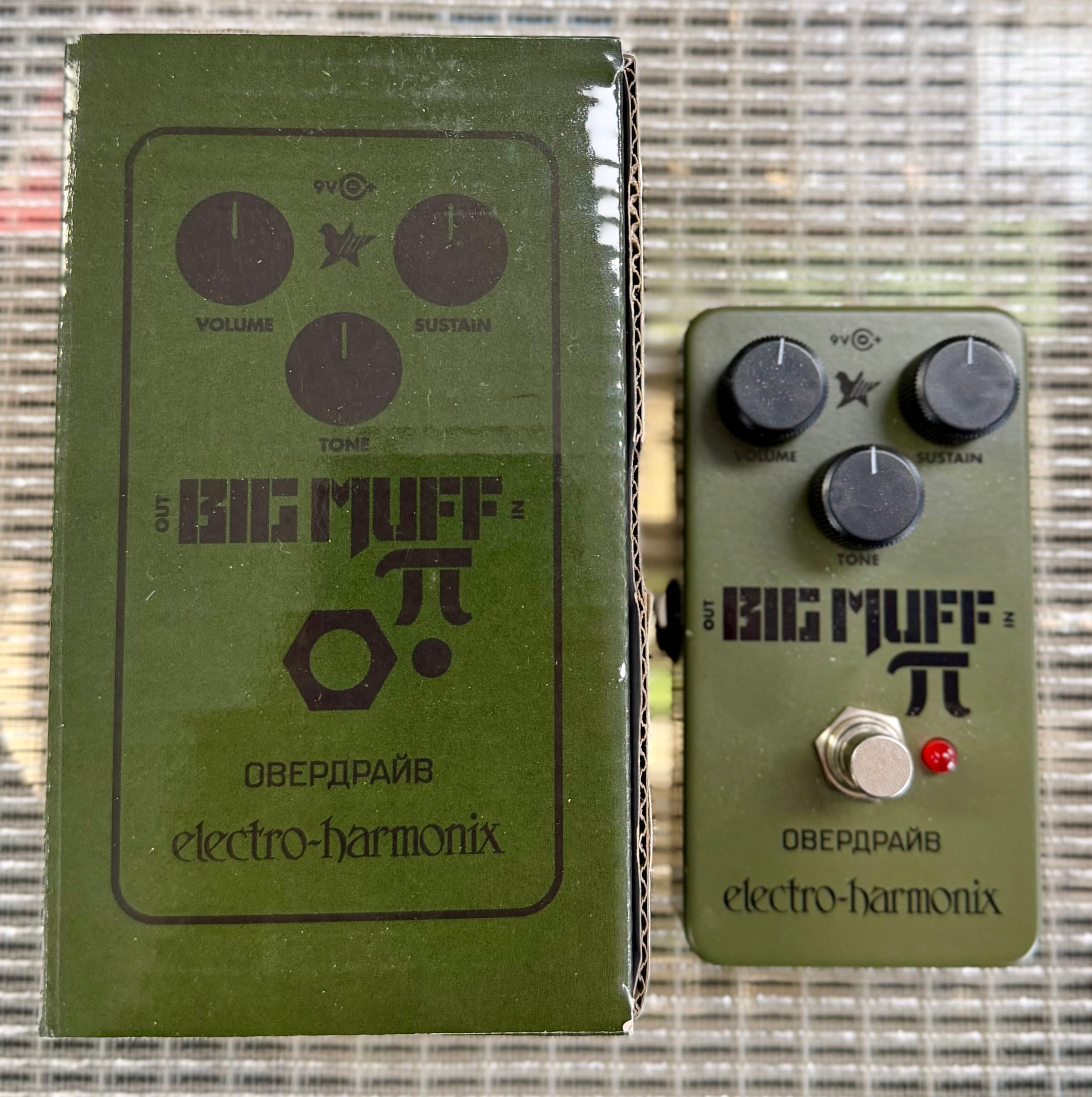Electro Harmonix Green Russian Big Muff Distortion/Sustainer Pedal (Pre Owned...With Box)-Electro-Harmonix-Infinite Music