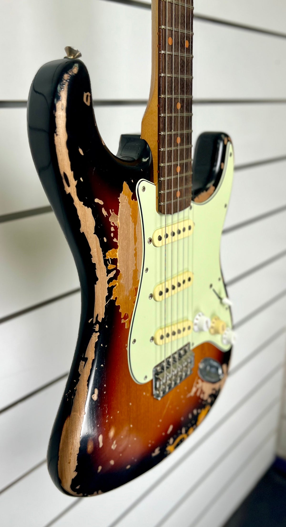 Fender Mike McCready Stratocaster - 3-Color Sunburst -W/- Hardcase and Original Box ( Pre Owned... Excellent Condition)-Fender-Infinite Music