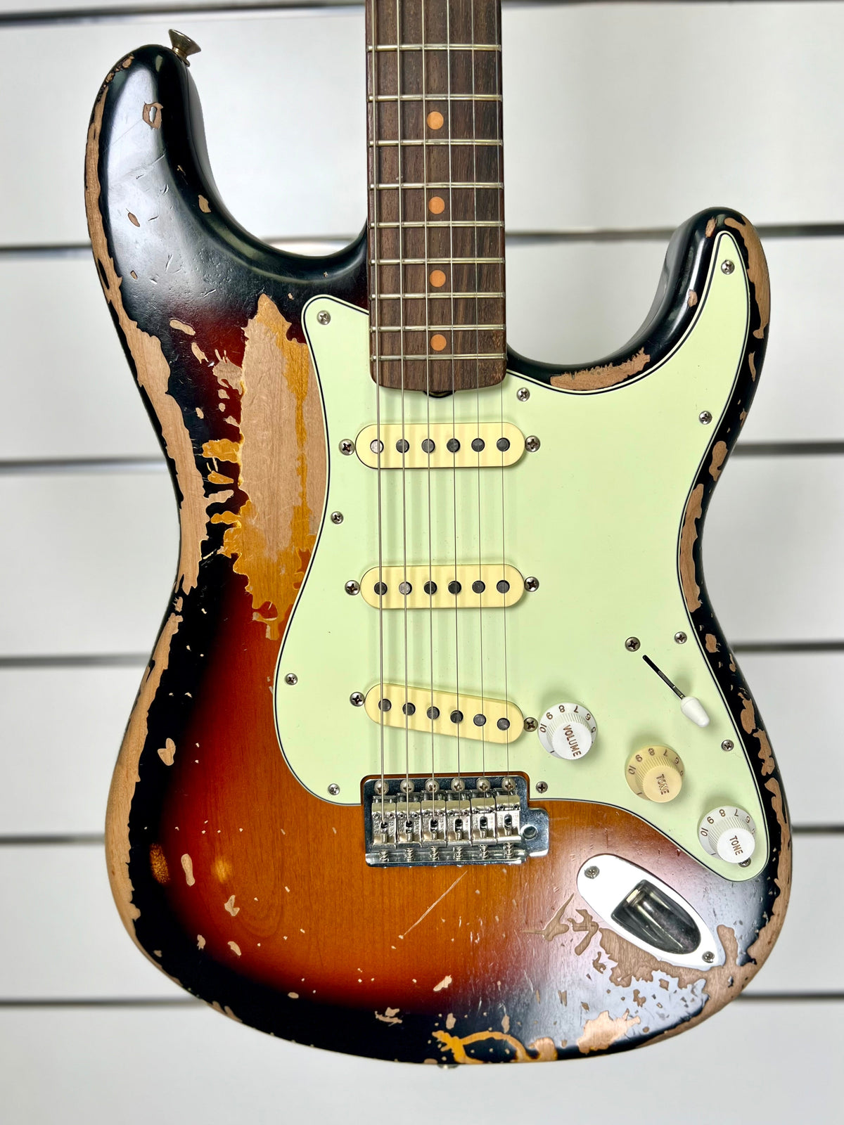 Fender Mike McCready Stratocaster - 3-Color Sunburst -W/- Hardcase and Original Box ( Pre Owned... Excellent Condition)-Fender-Infinite Music