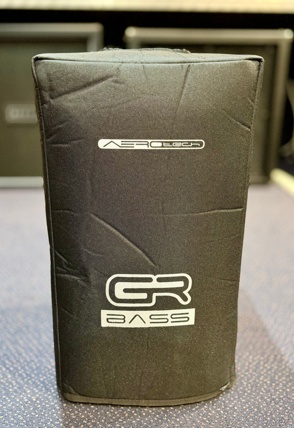 GR Bass AeroTech AT208 Carbon Fiber 2x8 Bass Speaker Cab 500w RMS @ 4Ohms w/- Padded Soft Cover & Box ( Pre Owned-Infinite Music-Infinite Music
