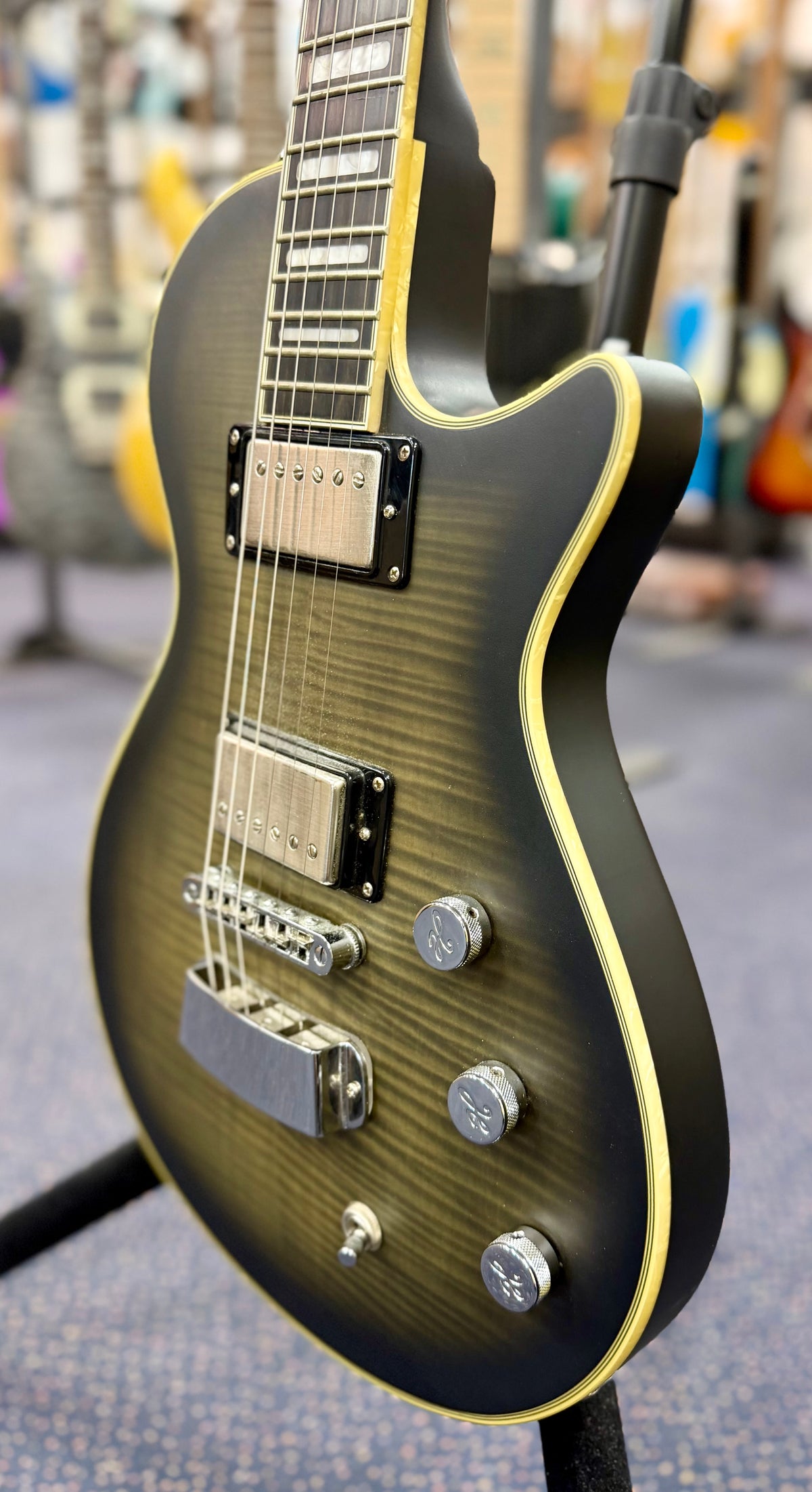 Hagstrom Ultra Max - Cosmic Black Burst Satin W/- Hardcase ( Pre Owned )-Hagstrom-Infinite Music