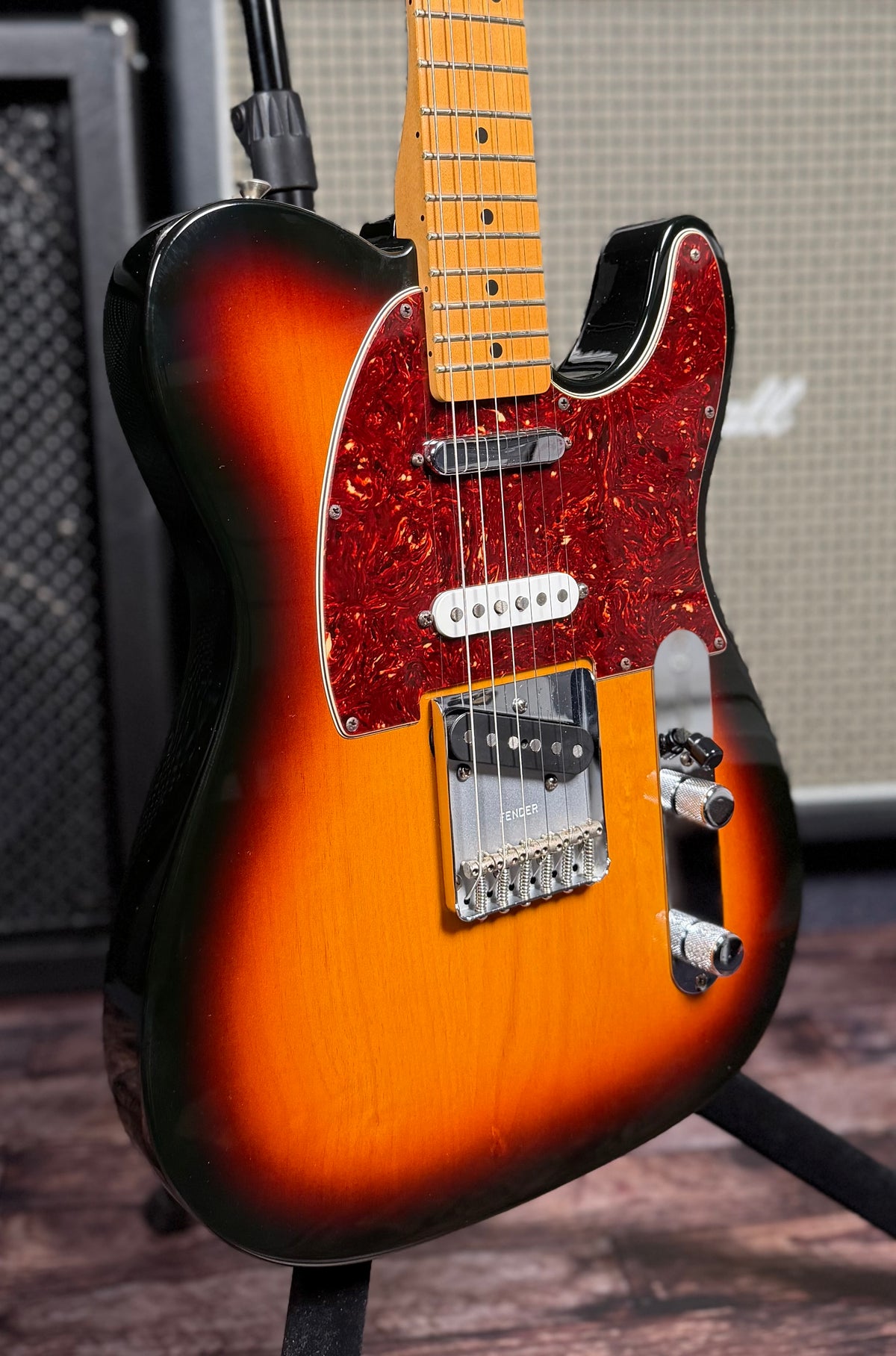 2015 Fender Mexico Deluxe Nashville Tele®, Maple Fingerboard - Brown Sunburst W/ Hard Case ( Pre Owned )