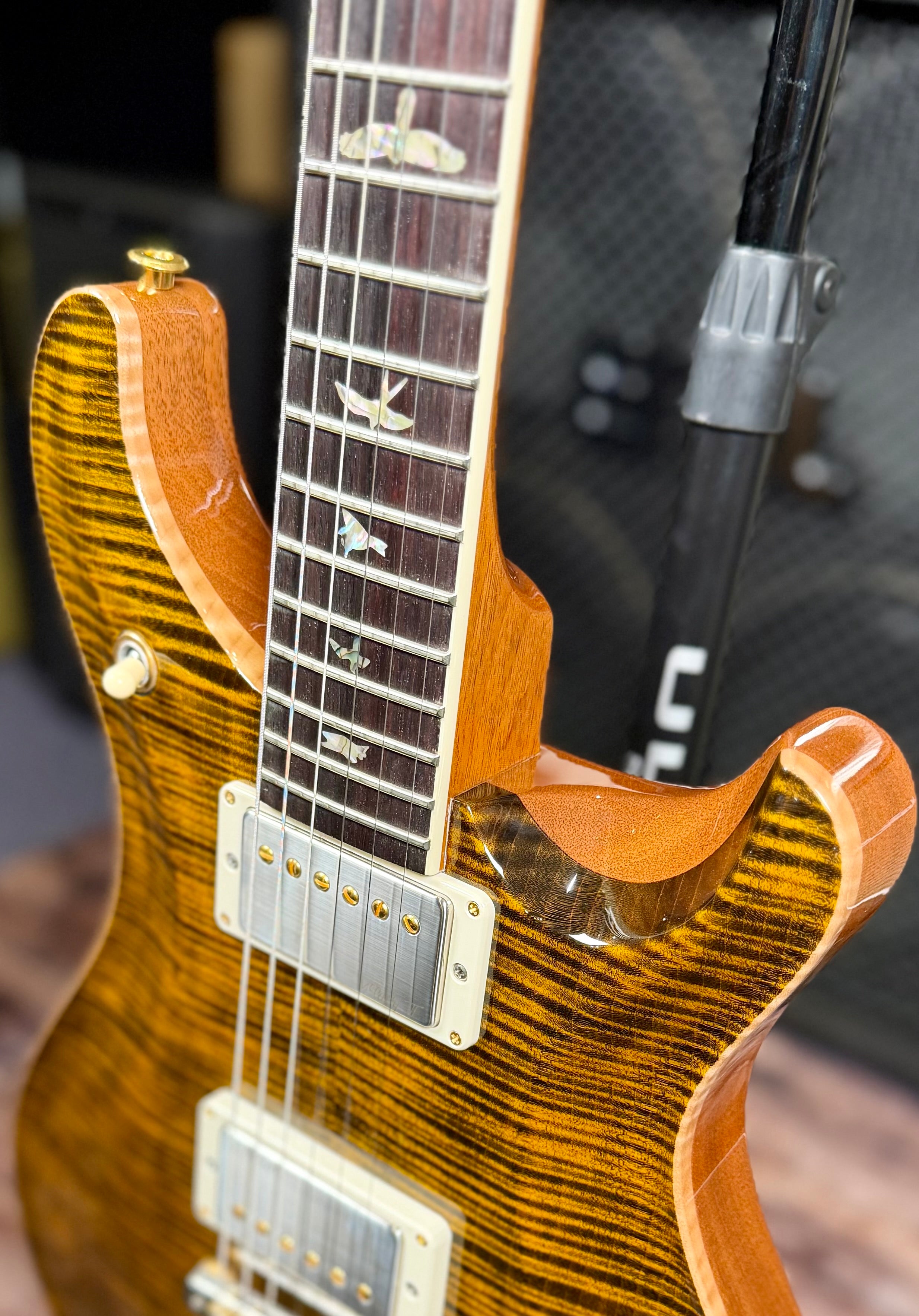 PRS McCarty 594 10 TOP - Yellow Tiger- W- Deluxe Hardcase