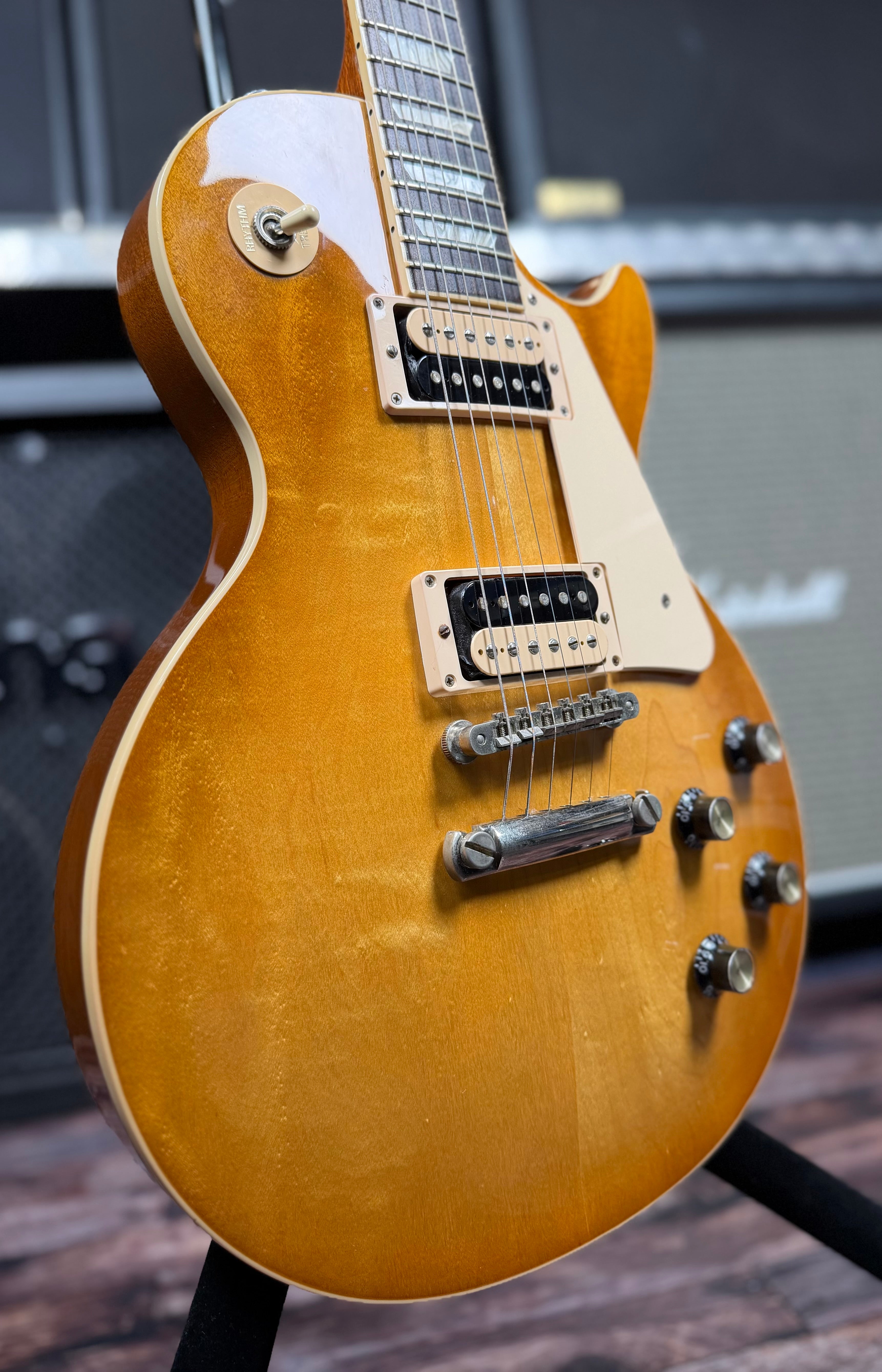 2019 Gibson Les Paul Classic - Honeyburst w/- Hardcase, etc (Pre Owned)