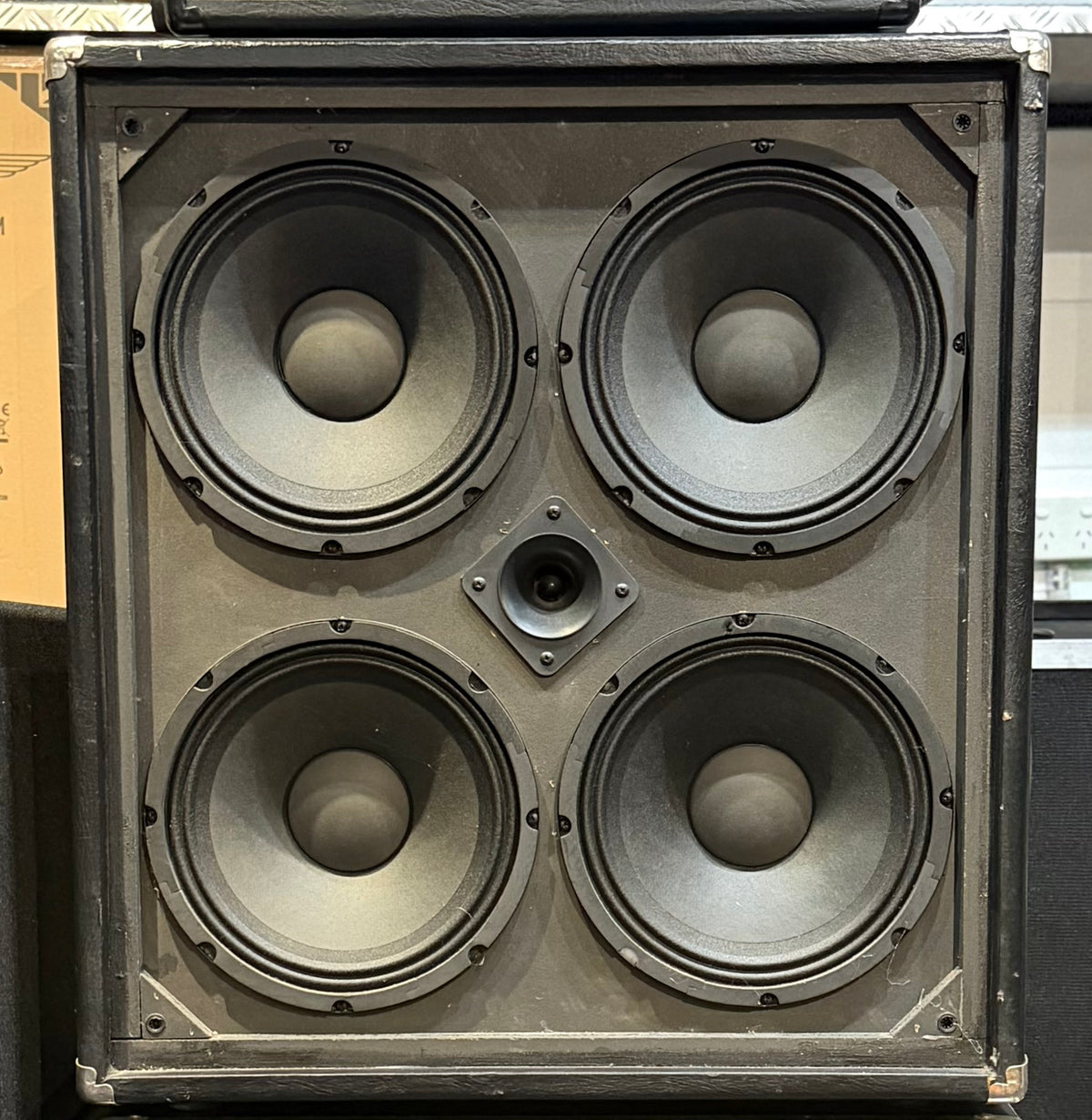 2011  Ashdown 450 WATT BASS QUADBOX 4 X 10 INCH SPKRS DEEP CAB ( Pre Owned) Serial 2011007536
