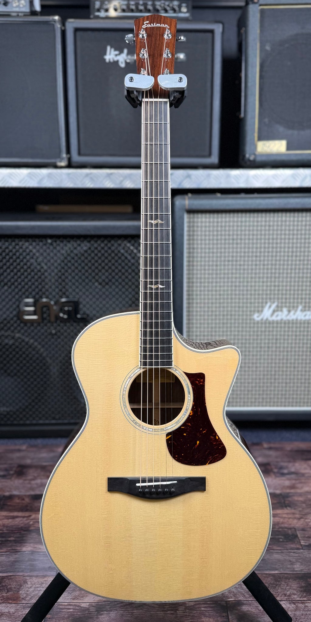 Eastman AC422CE Acoustic Electric Guitar  W/- Deluxe Hardcase (Pre Owned)