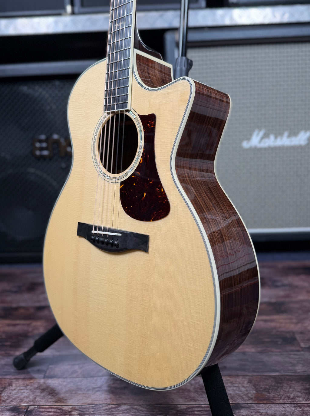 Eastman AC422CE Acoustic Electric Guitar  W/- Deluxe Hardcase (Pre Owned)