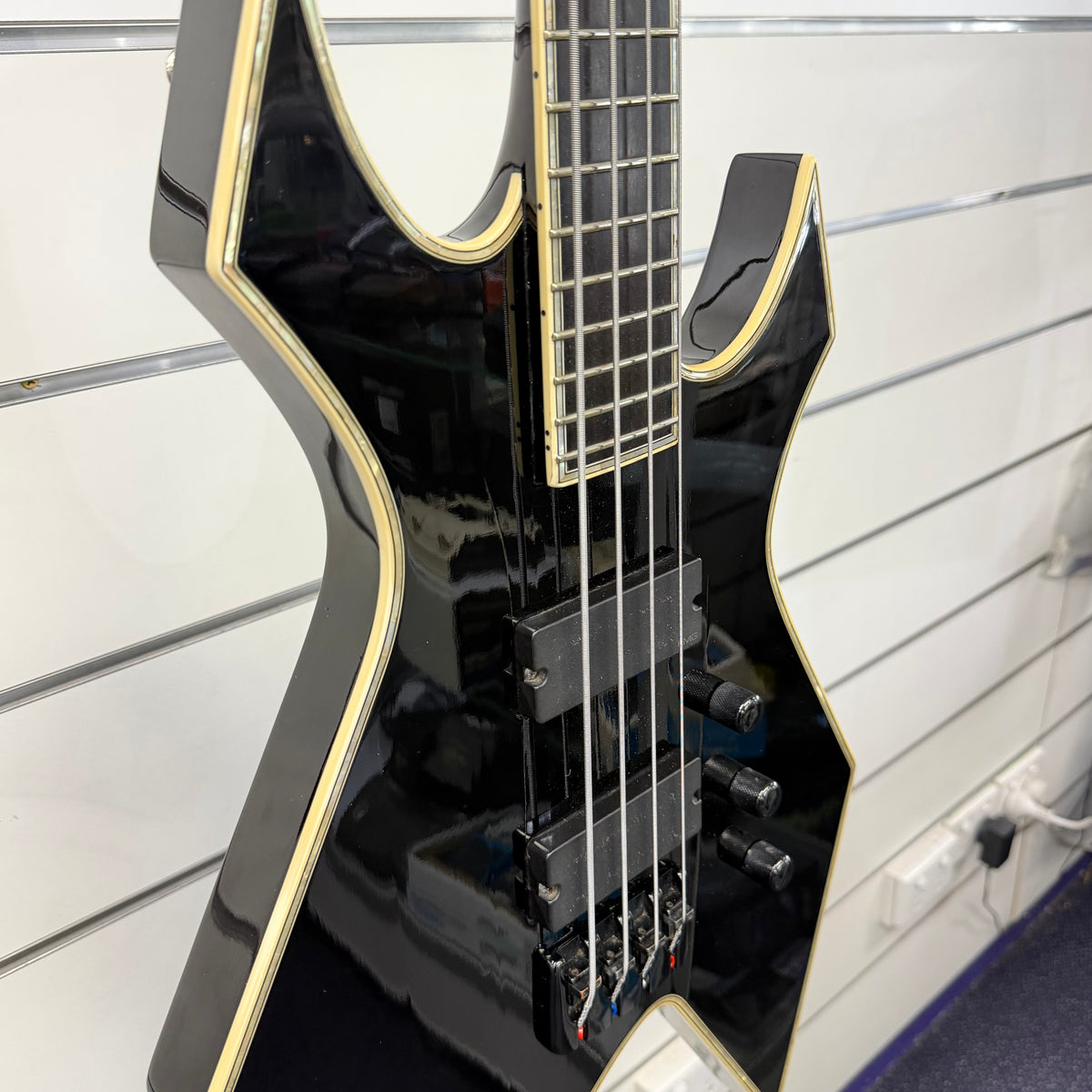 BC Rich 2010 NJ Deluxe Neck Thru Warlock Bass Guitar - W/- Hard Case (Pre Owned)