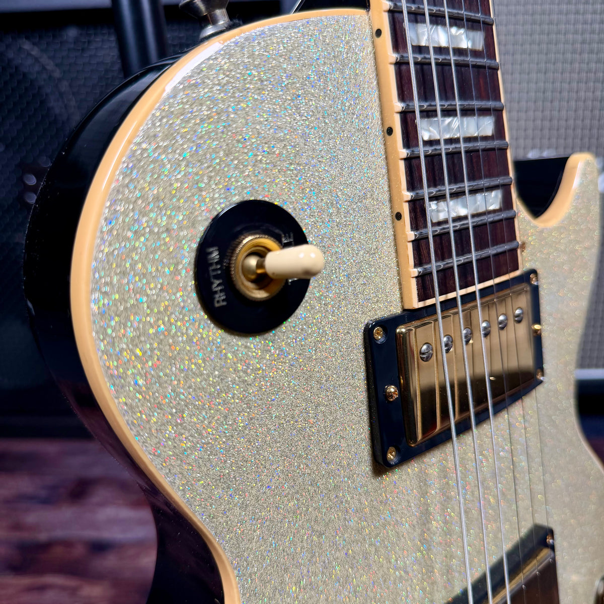 2000 Gibson Les Paul Standard Limited Edition Millennium – White Diamond Sparkle W/ Hardcase, Gold HW mod, etc . ( Pre Owned )