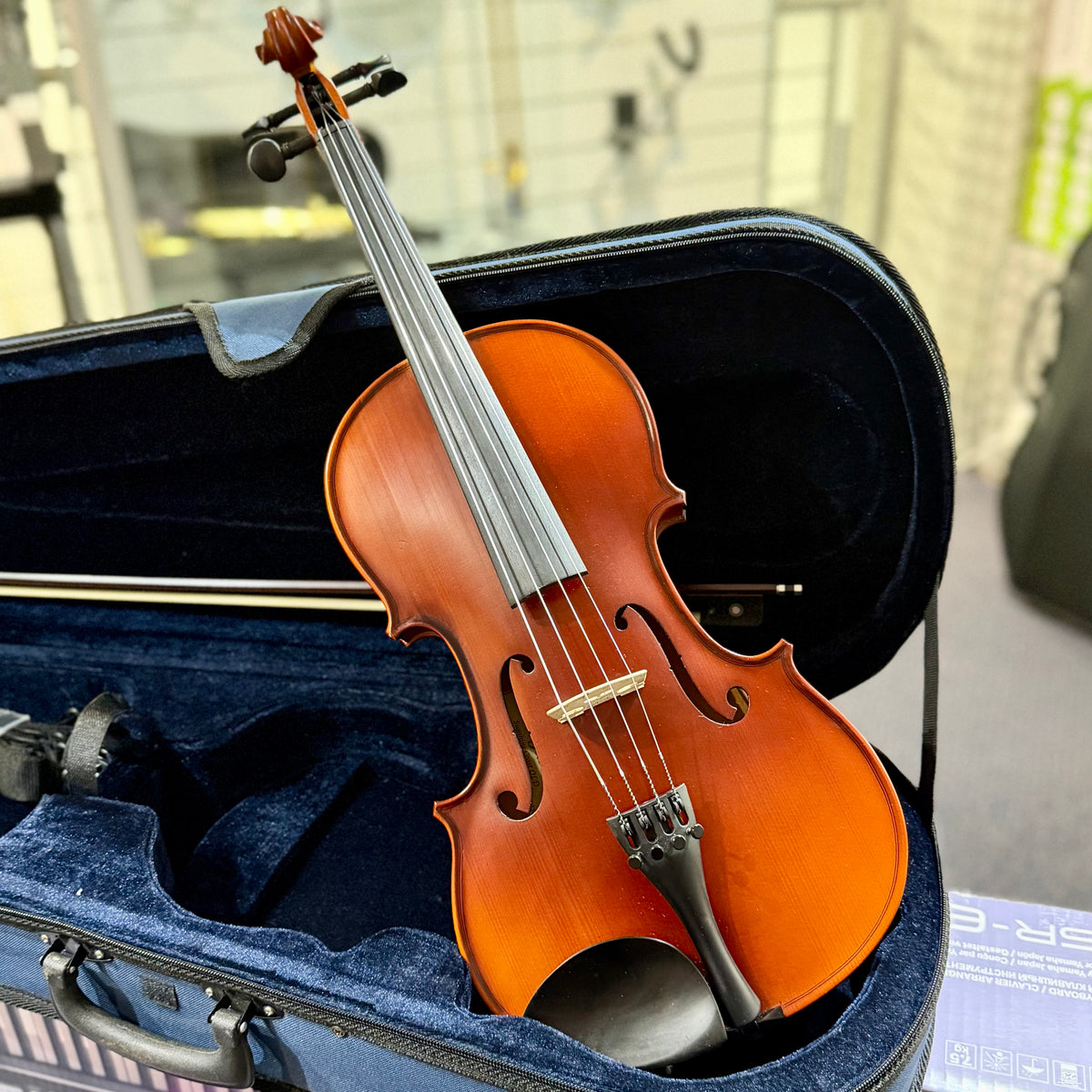 2020 Raggetti RV2 15.5" Viola Outfit W-Case & Bow ( Pre Owned )
