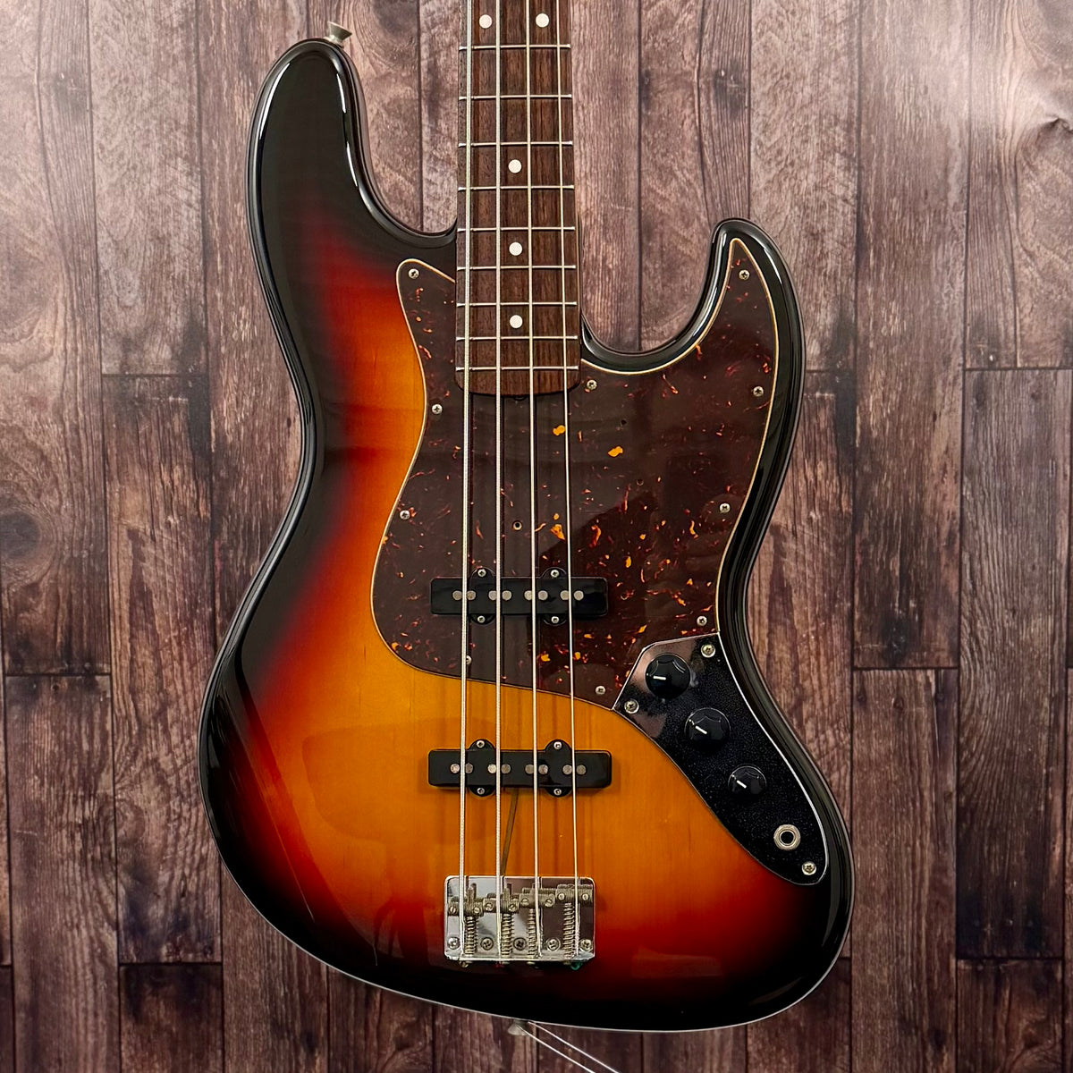 2004 Fender Jazz Bass '62 - JAPAN - JB62 -Sunburst W/- Gig Bag ( Pre Owned )
