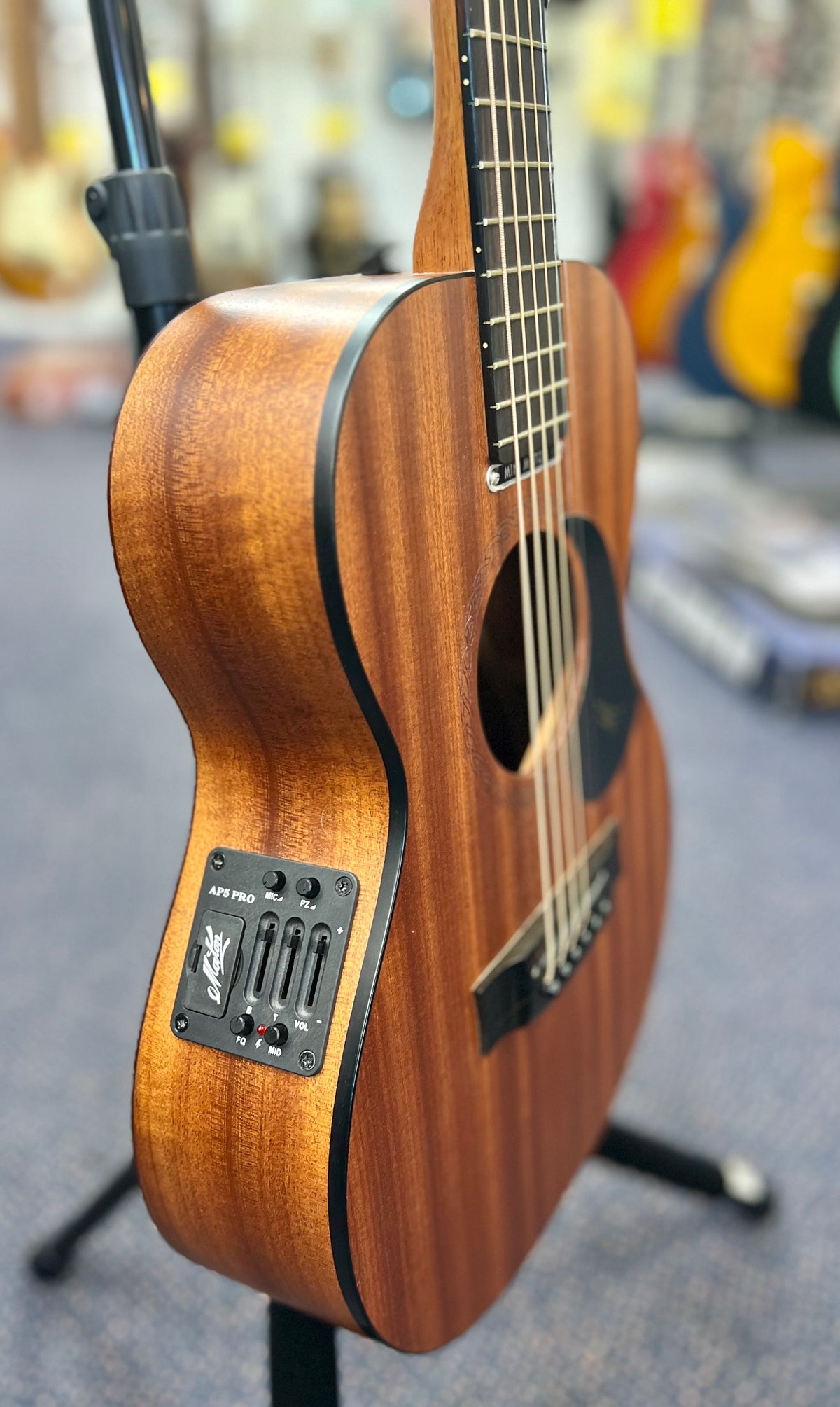 Maton EMM 6 Mini Maton Guitar All Mahogany In Hardcase ( Pre Owned )-Maton-Infinite Music