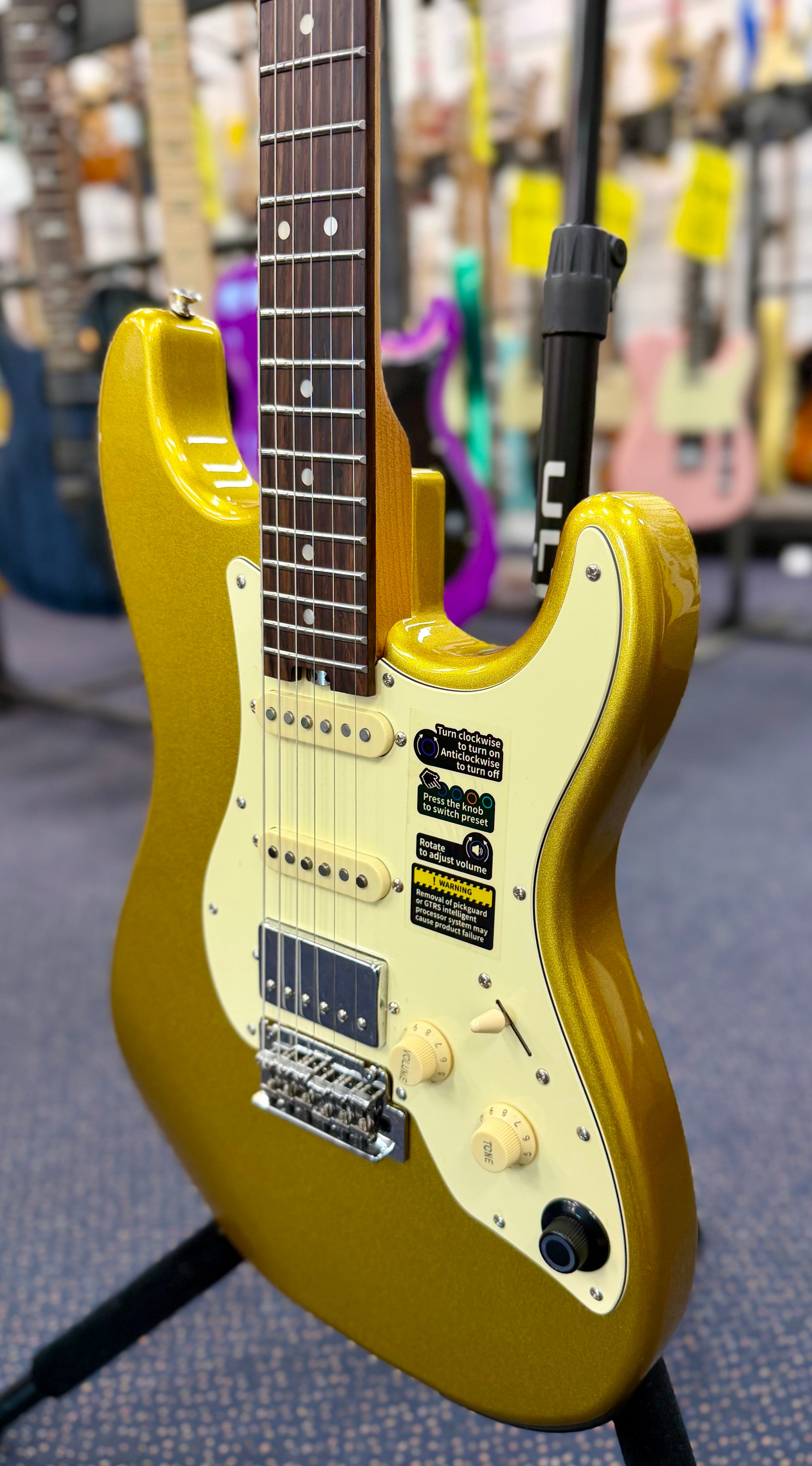 Mooer GTRS S800 Intelligent Guitar w/ onboard effects -Gold- W/Gigbag (Pre Owned)-Mooer-Infinite Music
