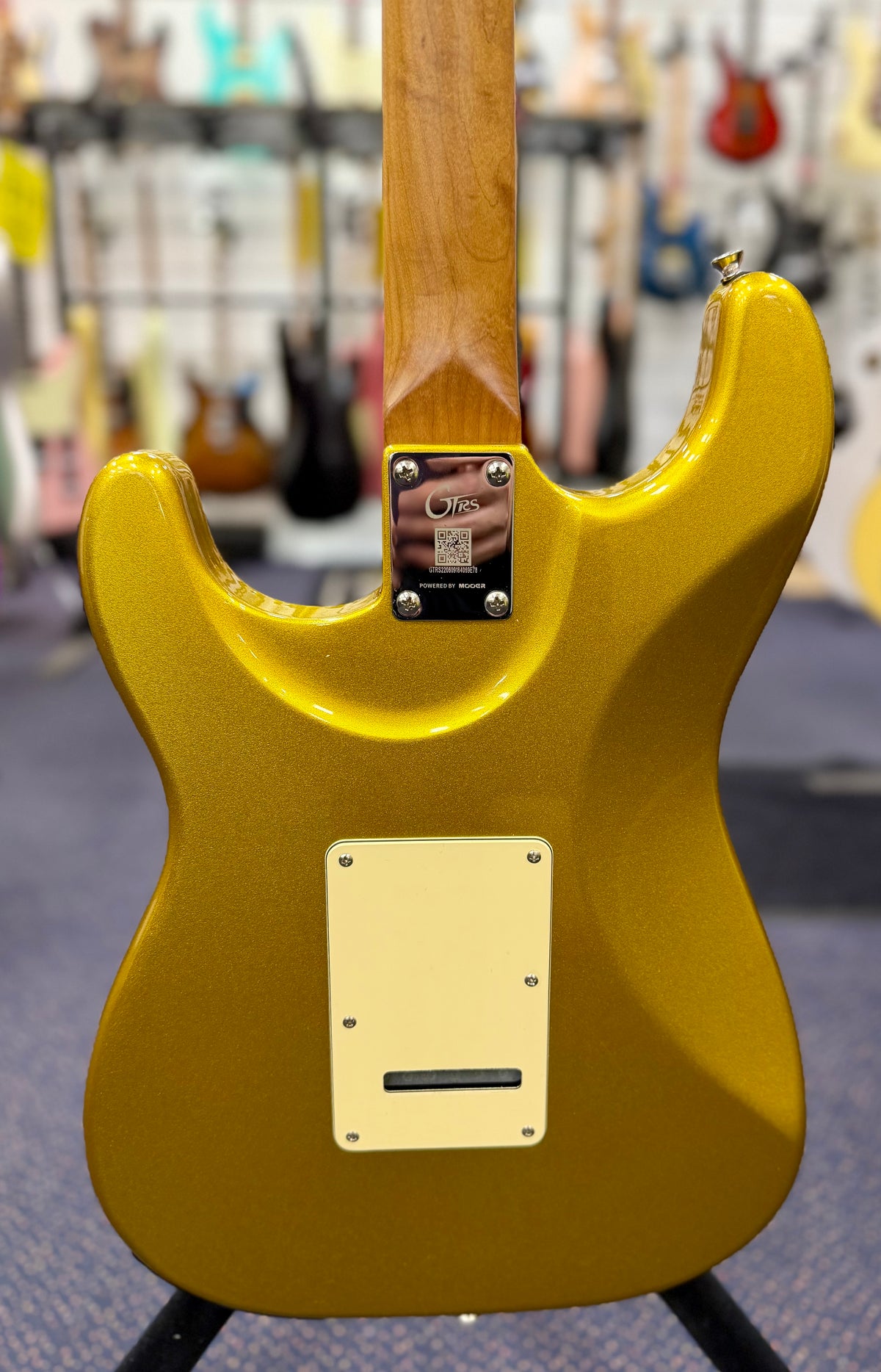 Mooer GTRS S800 Intelligent Guitar w/ onboard effects -Gold- W/Gigbag (Pre Owned)-Mooer-Infinite Music