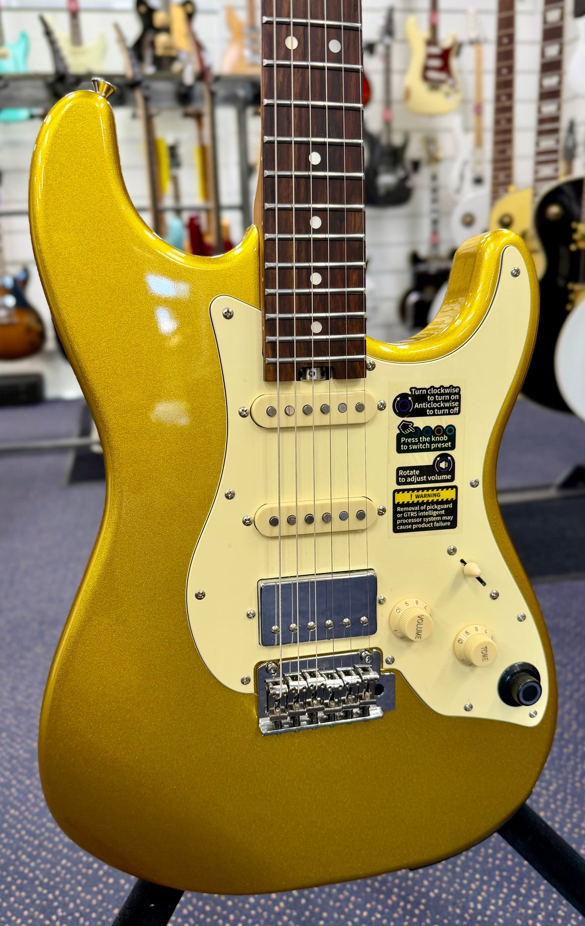 Mooer GTRS S800 Intelligent Guitar w/ onboard effects -Gold- W/Gigbag (Pre Owned)-Mooer-Infinite Music