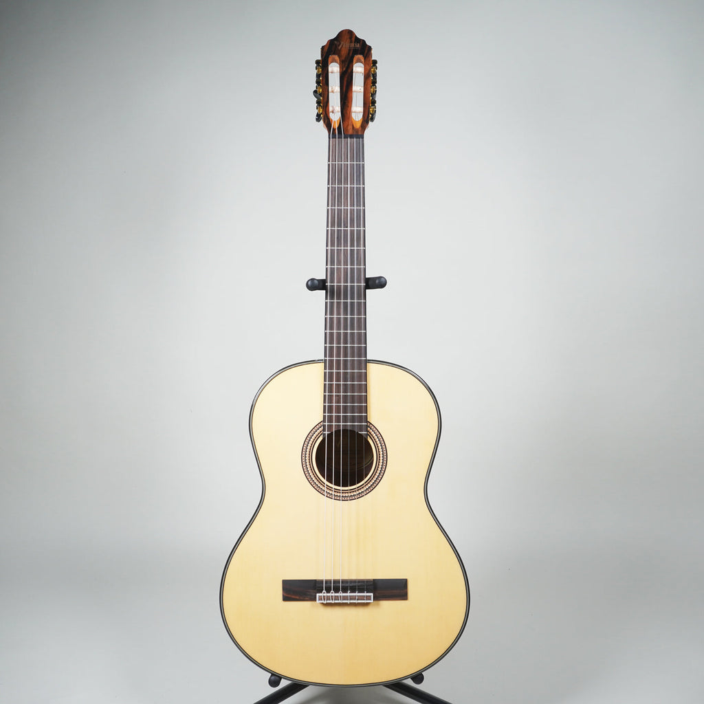 Valencia 560 Series 4/4 size Classical Guitar-Valencia-Infinite Music
