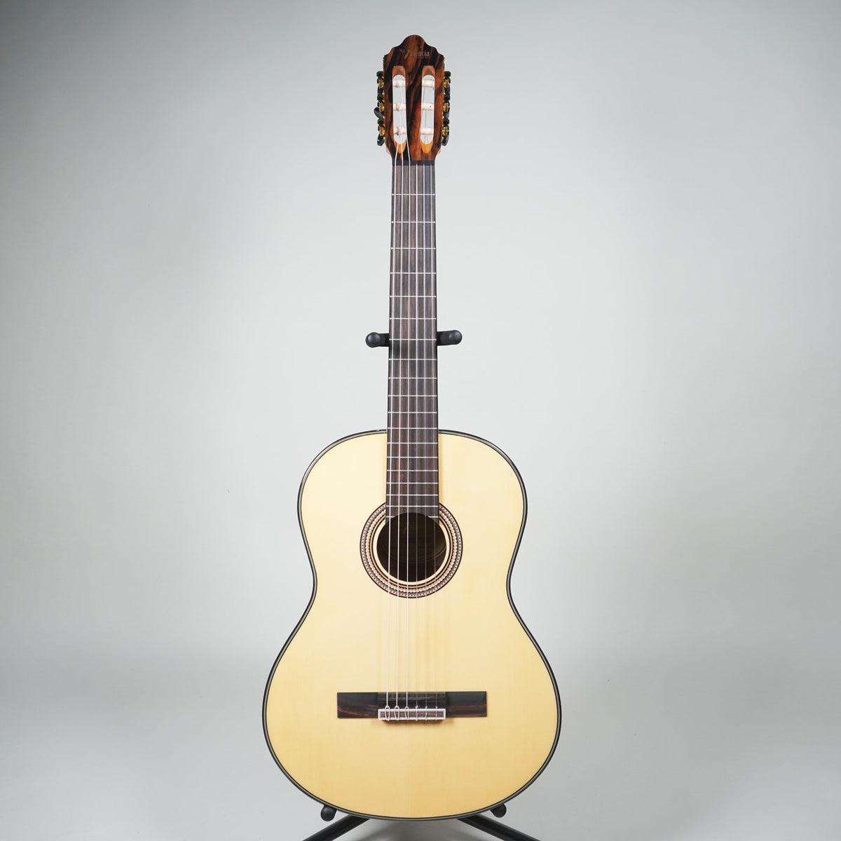 Valencia 560 Series 4/4 size Classical Guitar-Valencia-Infinite Music
