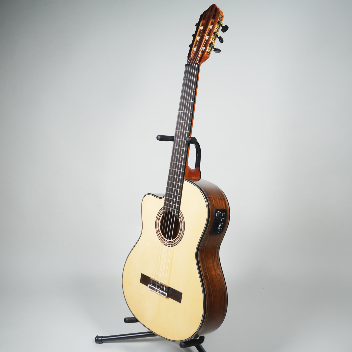 Valencia 560 Series 4/4 size Left Hand Classical Guitar with Pickup-Valencia-Infinite Music
