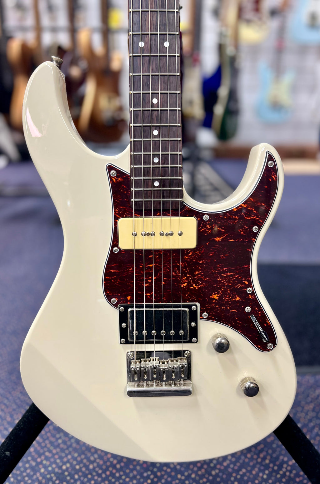 Yamaha Pacifica PAC311H Electric Guitar - Vintage White ( Pre Owned )-Yamaha-Infinite Music